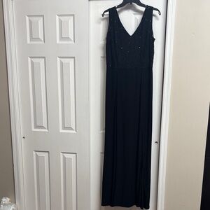 Leslie Fay Elegant Black V-Neck Gown